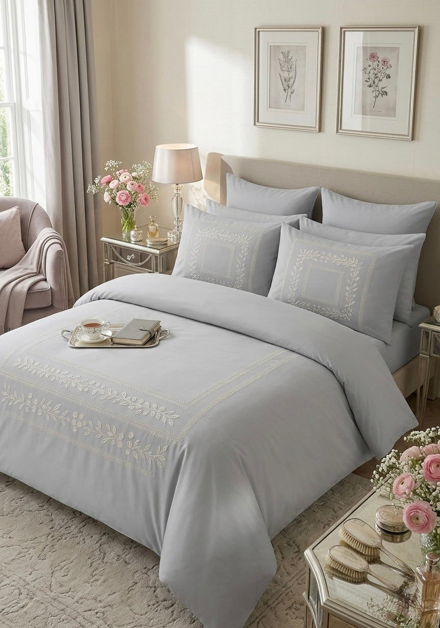 6-Piece Bedding Set – Plain Fitted Sheet & Embroidered Duvet Cover