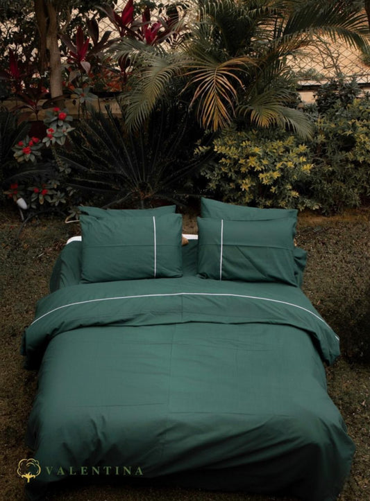 4-Piece Bedding Set – Fitted Sheet Plain & Duvet Cover with Line