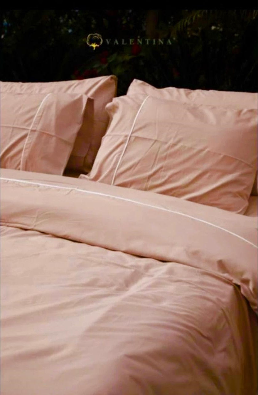 6-Piece Bedding Set – Plain Fitted Sheet & Duvet Cover with Line