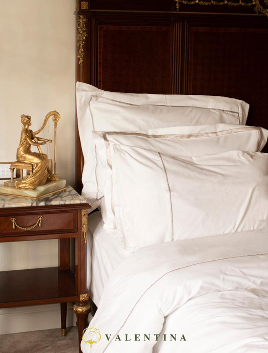 6-Piece Bedding Set – Plain Fitted Sheet & Duvet Cover with Line