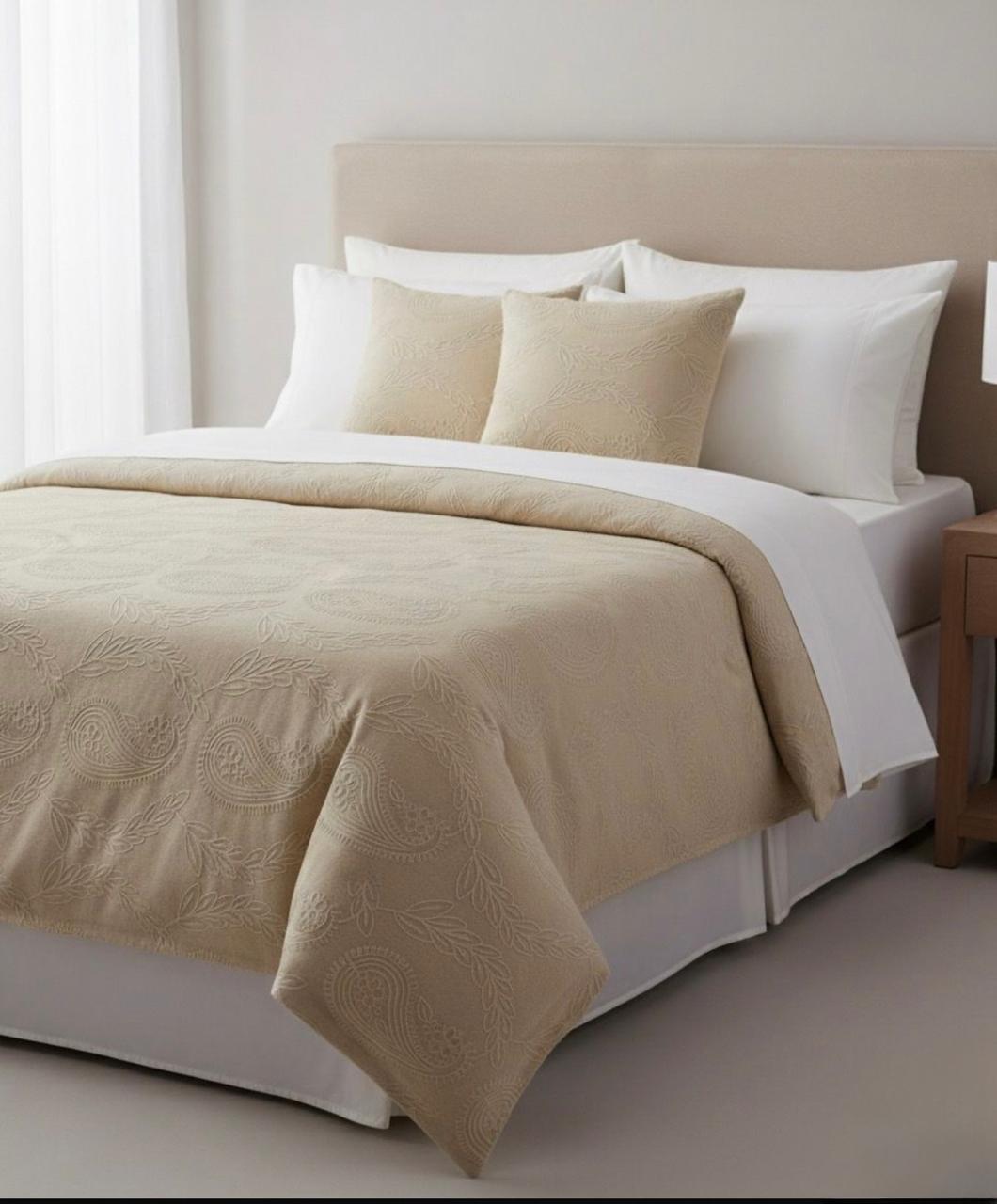 Bridal Bed Cover – Elegant Design