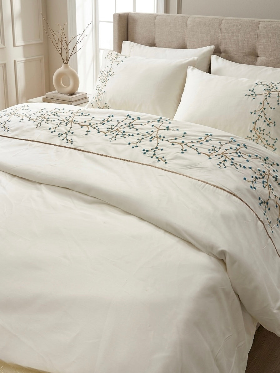 6-Piece Bedding Set – Plain Fitted Sheet & Embroidered Duvet Cover